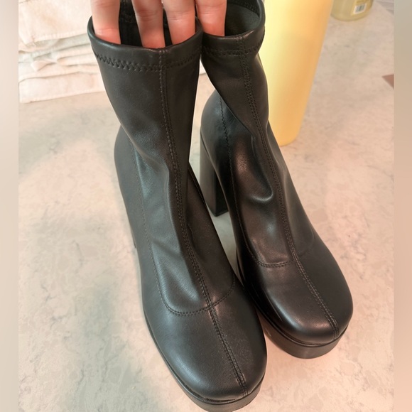 Nokmal Chic Black Heeled Boots for Women - Picture 3 of 6